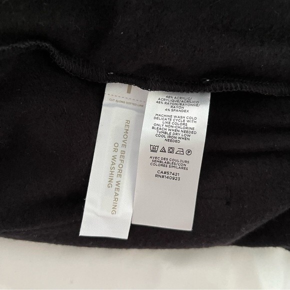 NWT Lou & Grey Signaturesoft Scoop Neck Cap Sleeve Romper in Black, Size XS - Picture 15 of 15